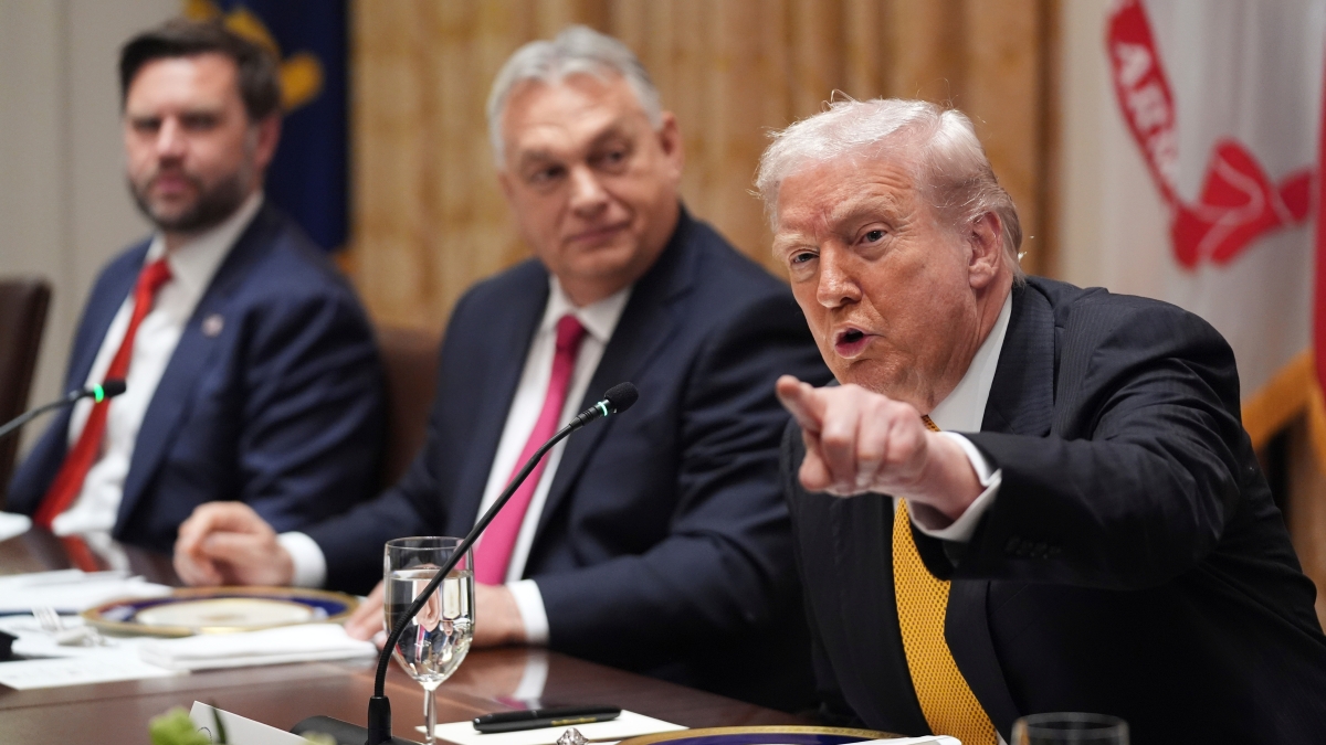 Trump: via le sanzioni sul petrolio russo per Orbán (in cambio di 700 milioni in armi)  