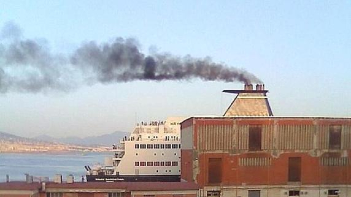 Napoli, l'Isde-Medici dell'Ambiente: l'inquinamento dell'aria è «fuori controllo»