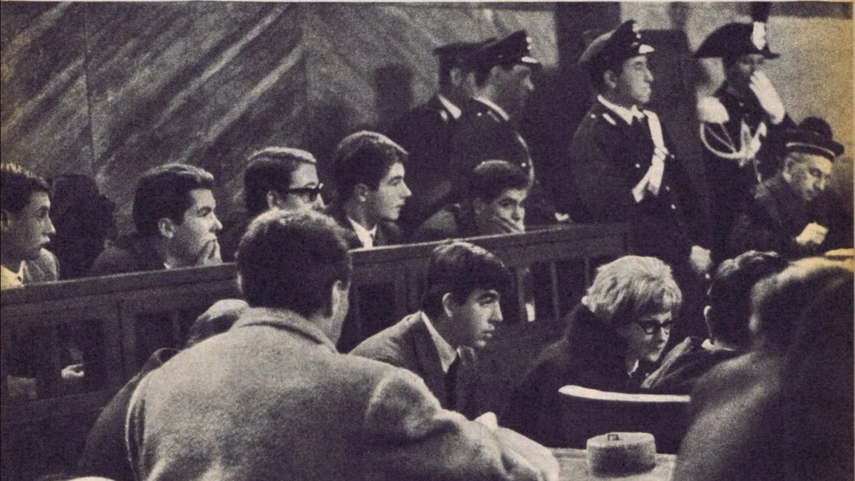 Milano 1961, il processo ai «teddy boys»: nove giovanissimi sbandati armati di calibro 22 e una sola ragazza contesa tra tutti