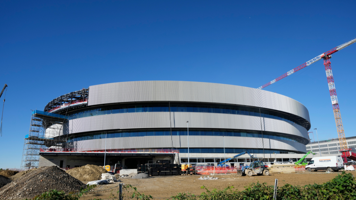 Milano-Cortina, l’Olimpiade degli affitti brevi raddoppia i prezzi in città: 2.200 euro per San Siro. E in centro si vola a 2.800