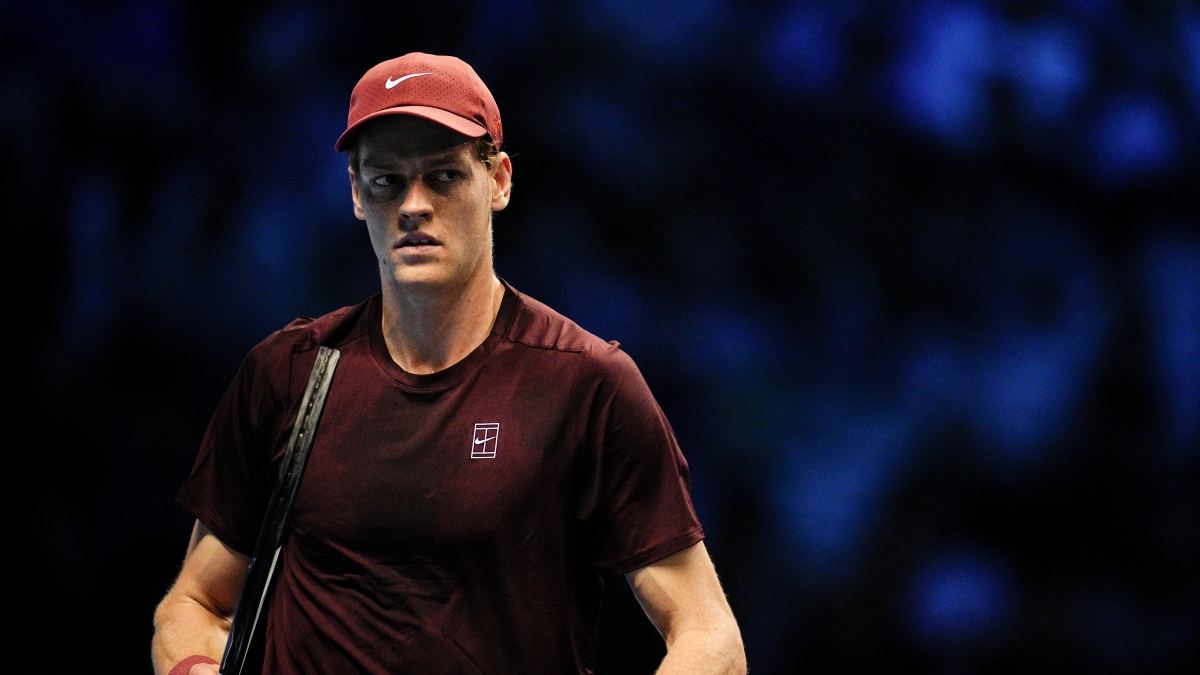 Sinner Auger Aliassime alle Atp Finals: Jannik avanti un set e un break, Felix in difficoltà fisica | Live 7 5, 3 0