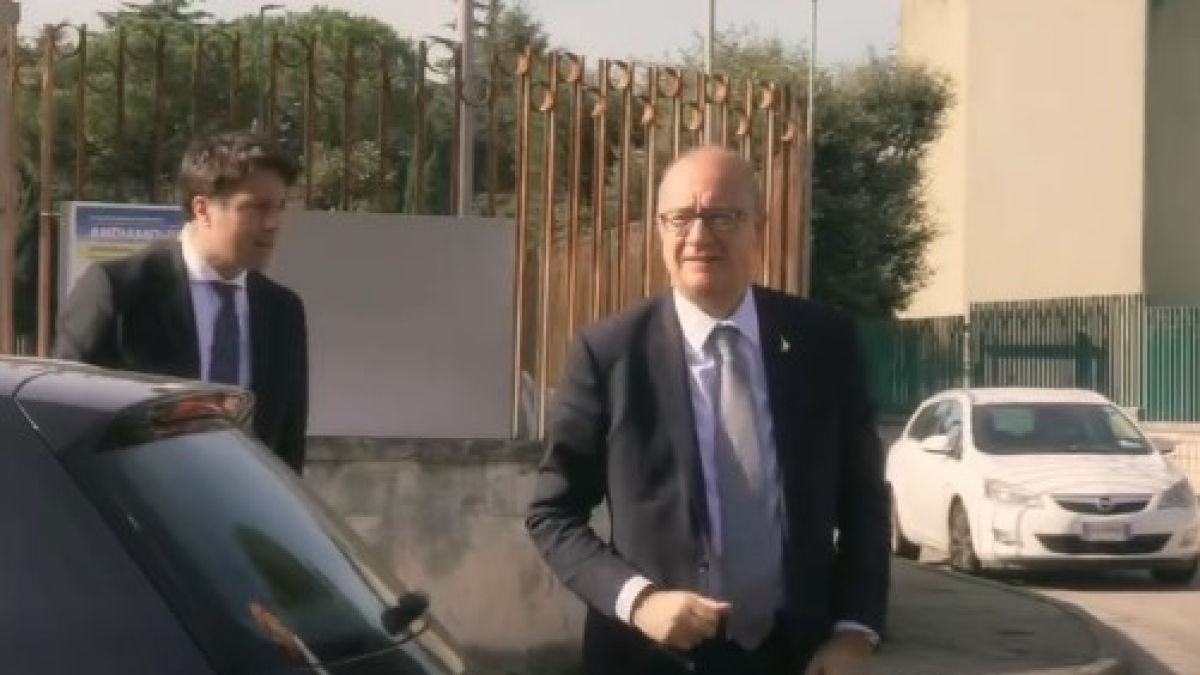 Valditara torna a Caivano: «Contro la dispersione scolastica risultati straordinari»