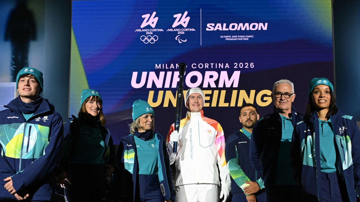 Milano Cortina 2026, presentate le uniformi dell'Olimpiade: le indosseranno in 25 mila