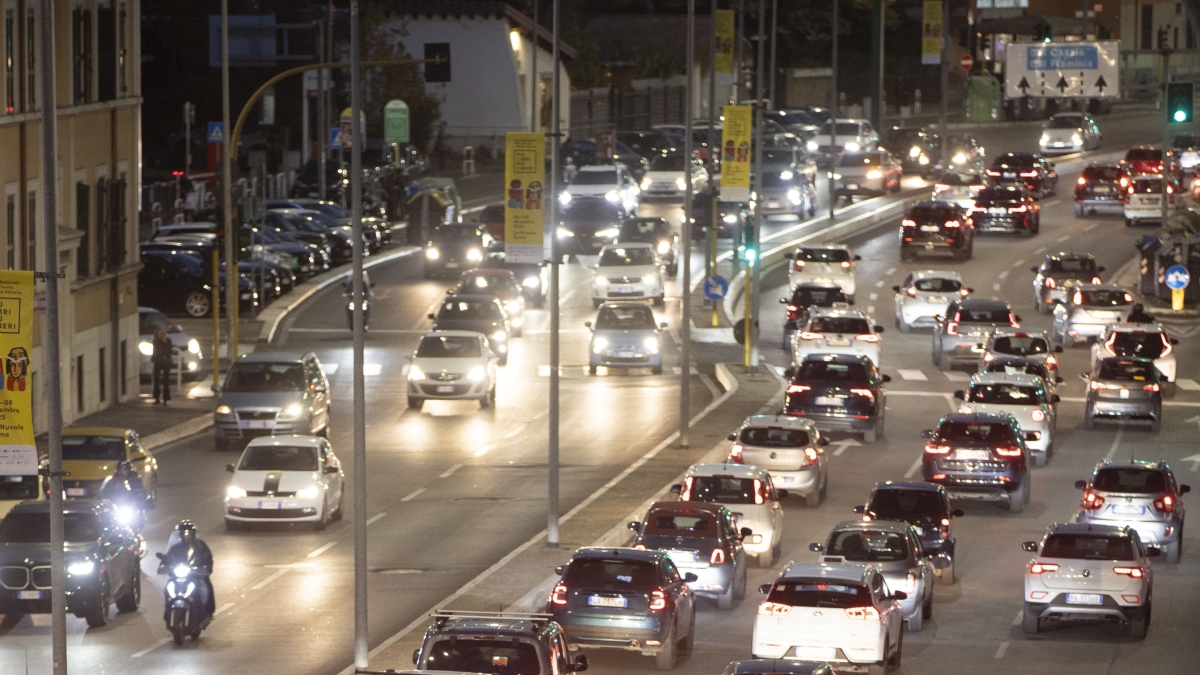 Troppo smog e rumore sulla Tangenziale. Il Comune deve risarcire mezzo milione ai cittadini