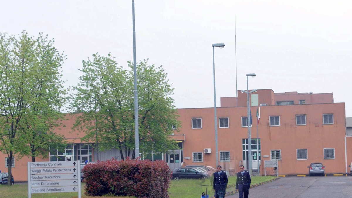 Pavia, abusò di una ragazza per strada, detenuto si suicida in carcere. La giudice chiese «stretta sorveglianza»