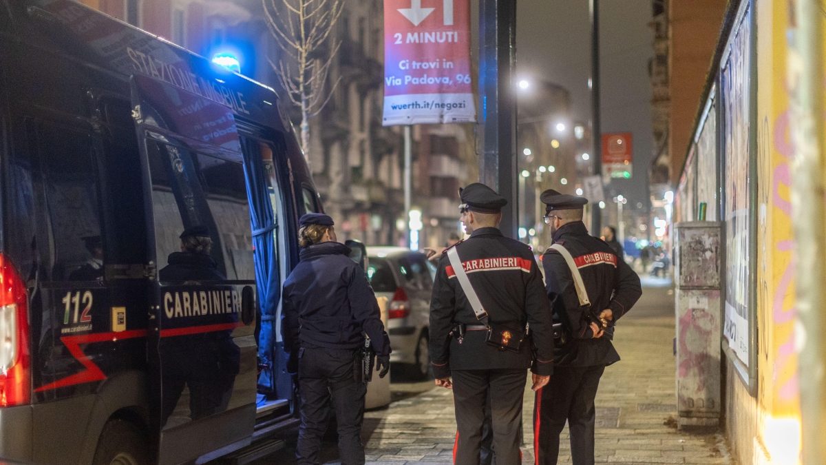 Milano, emergenza alcol: oltre 50 patenti ritirate in due notti di super controlli sulle strade della «movida»