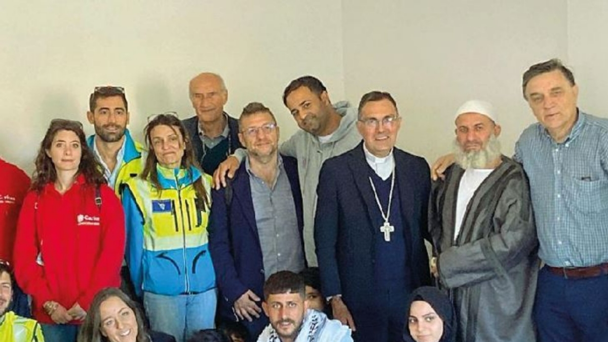 Firenze, i palestinesi accolti con tutti gli onori e poi abbandonati nel centro migranti