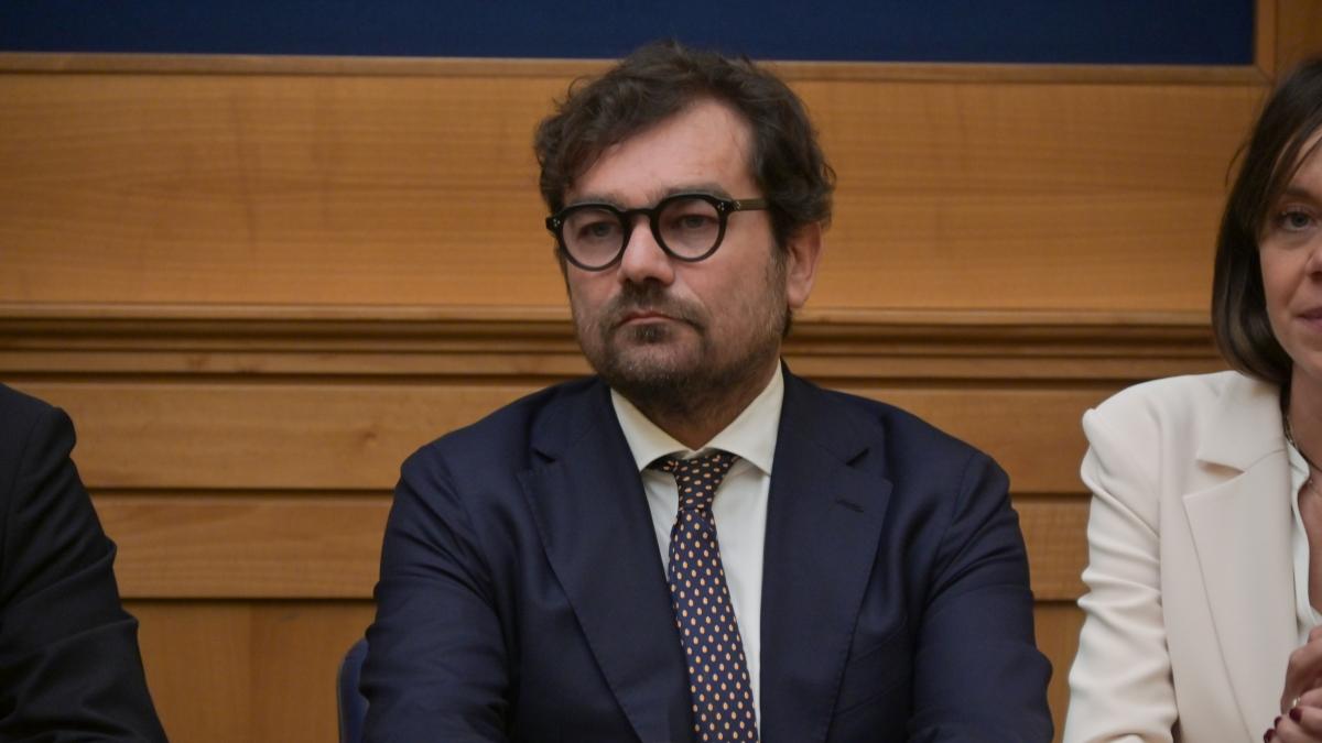 fdi ritira l emendamento sull adesione agli scioperi serve una discussione pi249 ampia