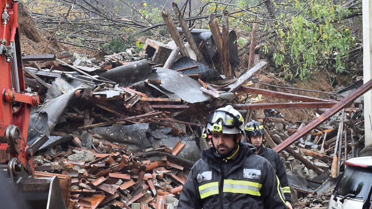 Gorizia, frana travolge una casa: 2 dispersi. Esonda il Torre: persone in fuga sui tetti |Maltempo in Toscana: danni in Versilia
