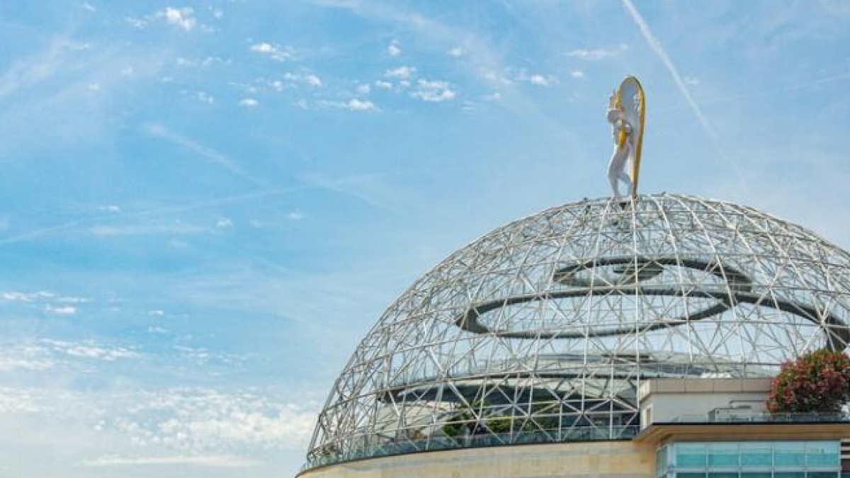 Incidente a Cologno Monzese, investita da un automobilista mentre attraversava sulle strisce pedonali: muore pensionata