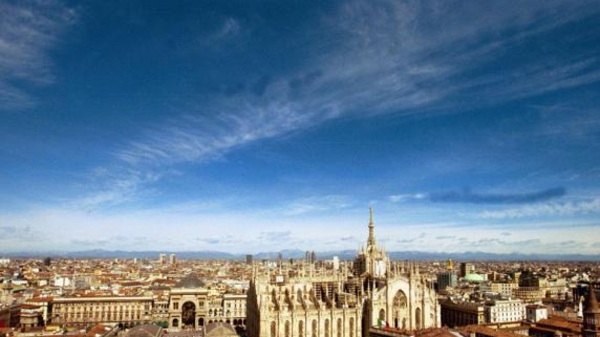 Previsioni meteo martedì 18 novembre, a Milano e in Lombardia vento di Grecale: tempo soleggiato ma più freddo