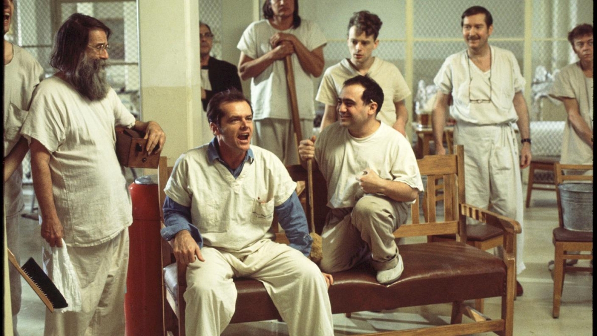 «Qualcuno volò sul nido del cuculo» compie 50 anni: chi ha avuto successo, chi non c'è più, cosa è successo al cast