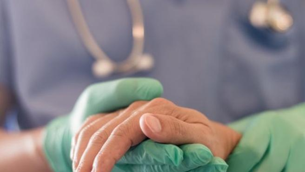 Fine vita dopo il caso delle gemelle Kessler, il M5S deposita proposta di legge in Piemonte. «Atto di civiltà»