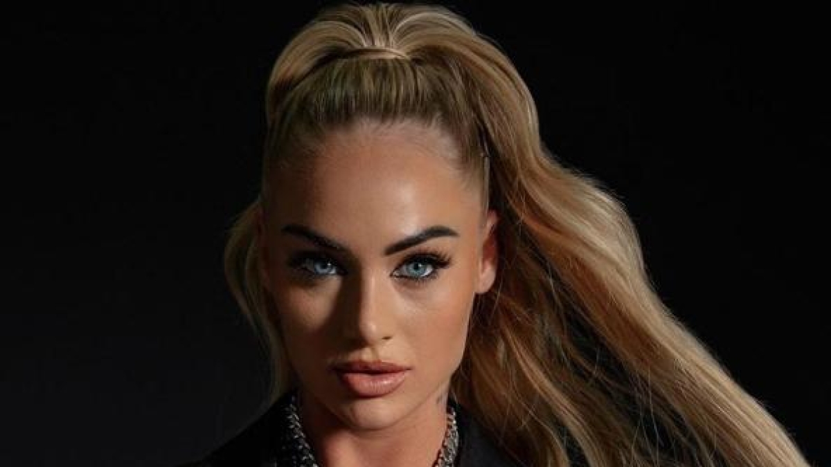 Alisha Lehmann, la calciatrice derubata nella sua casa sul lago di Como e il post social: «La prossima volta ripulite, per favore»