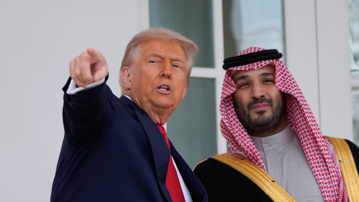 Bin Salman alla Casa Bianca: promette investimenti per mille miliardi. Trump lo assolve sul caso Kashoggi 