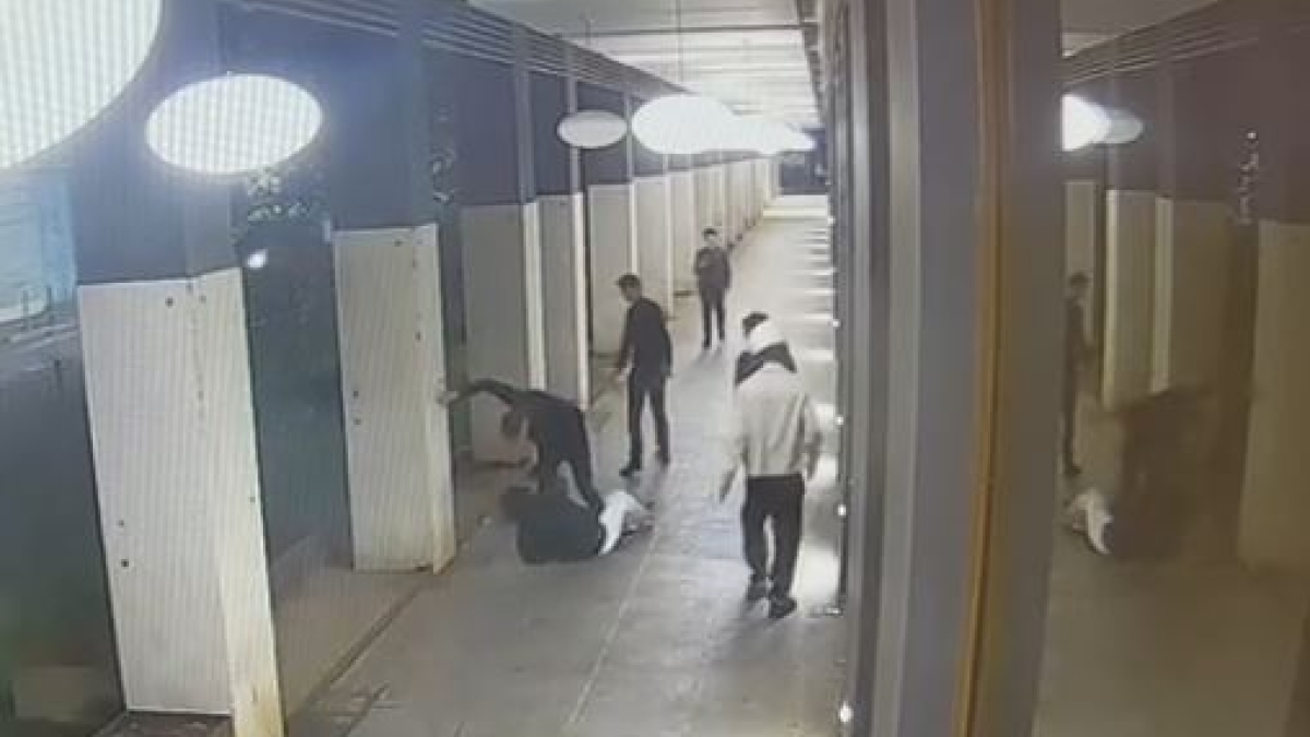 Quel pestaggio criminale, il male in vantaggio sul bene