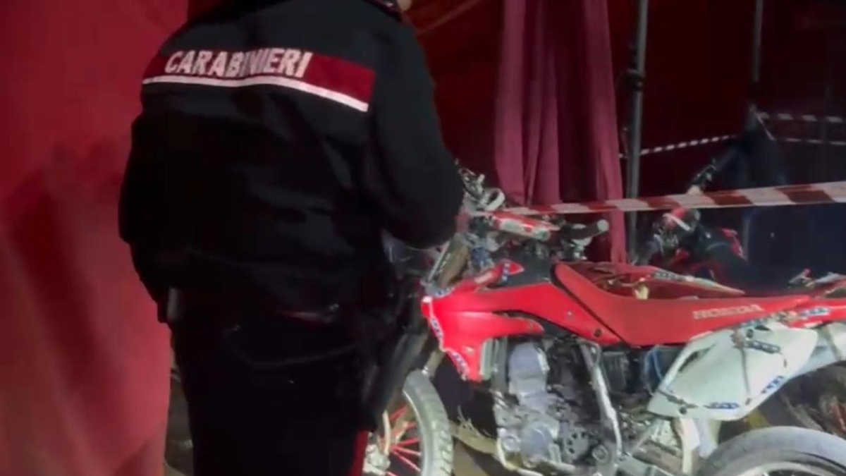 Napoli, tragedia al circo: scontro tra stuntman in moto.Uno muore, gravissimo un altro. Indagano i carabinieri