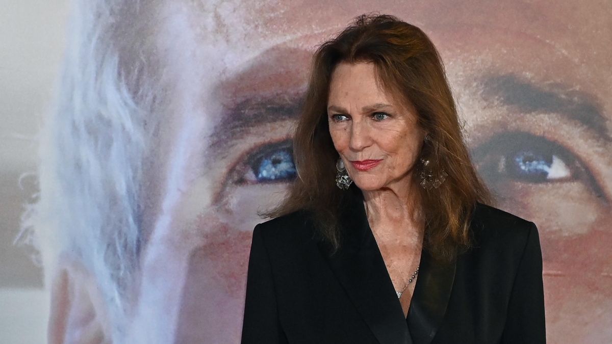 Jacqueline Bisset: «Gli uomini possono essere delle bestie e le donne non devono provocarli a tutti i costi»