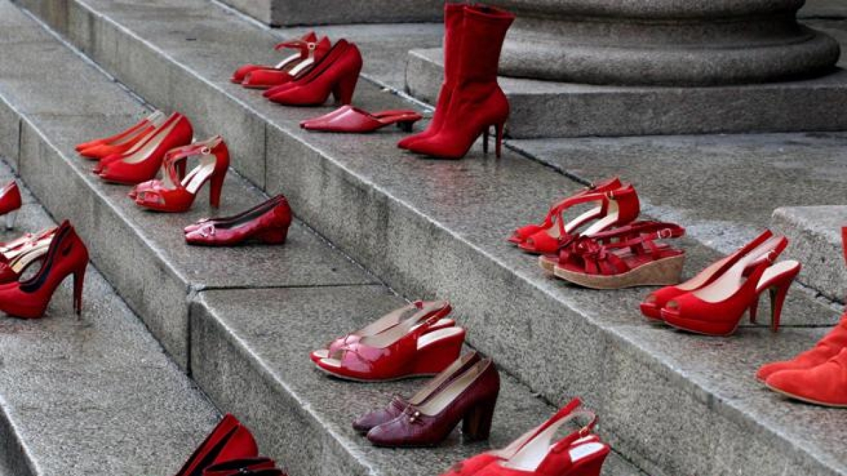 Napoli, Giornata contro la violenza sulle donne: un minuto di silenzio in tutti gli uffici giudiziari del distretto