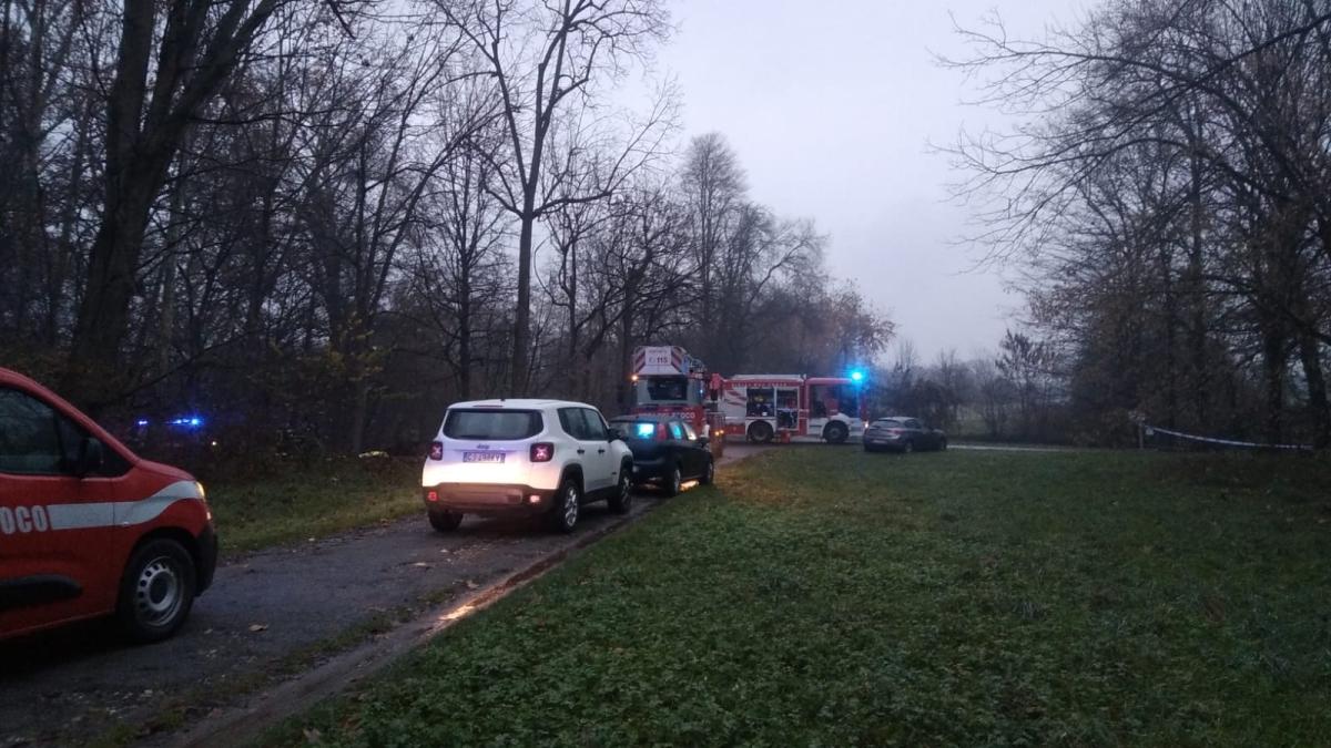 Monza, cadavere ritrovato nel parco lungo il corso del Lambro: la testa e parte del corpo immersi nell'acqua
