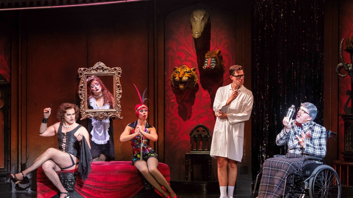 «The Rocky Horror Show» al teatro Brancaccio, torna in scena il musical che ha appassionato intere generazioni