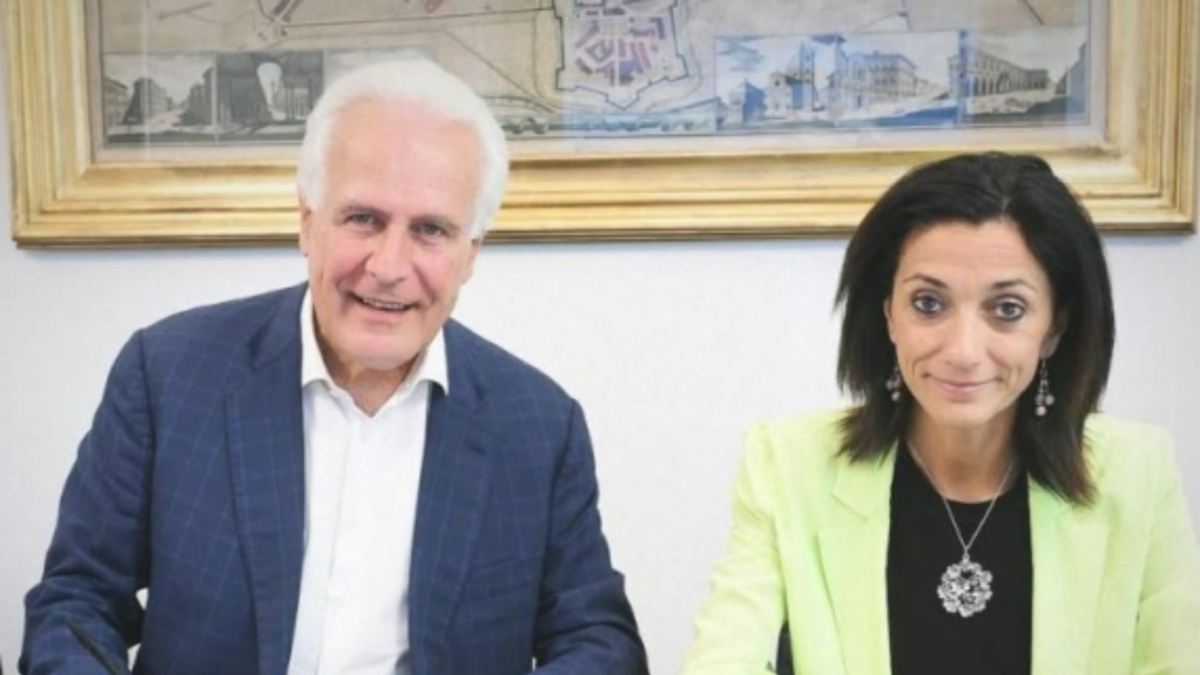 La patente ritirata a Cristina Manetti diventa un caso. Il sottosegretario: «Giani la raggiunse dopo la multa e poi l'accompagnò in Prefettura»