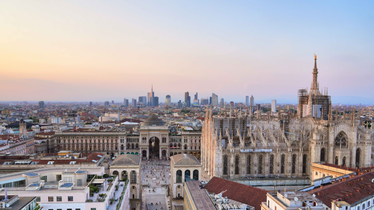 Previsioni meteo giovedì 27 novembre, a Milano e in Lombardia bel tempo, deboli gelate al primo mattino