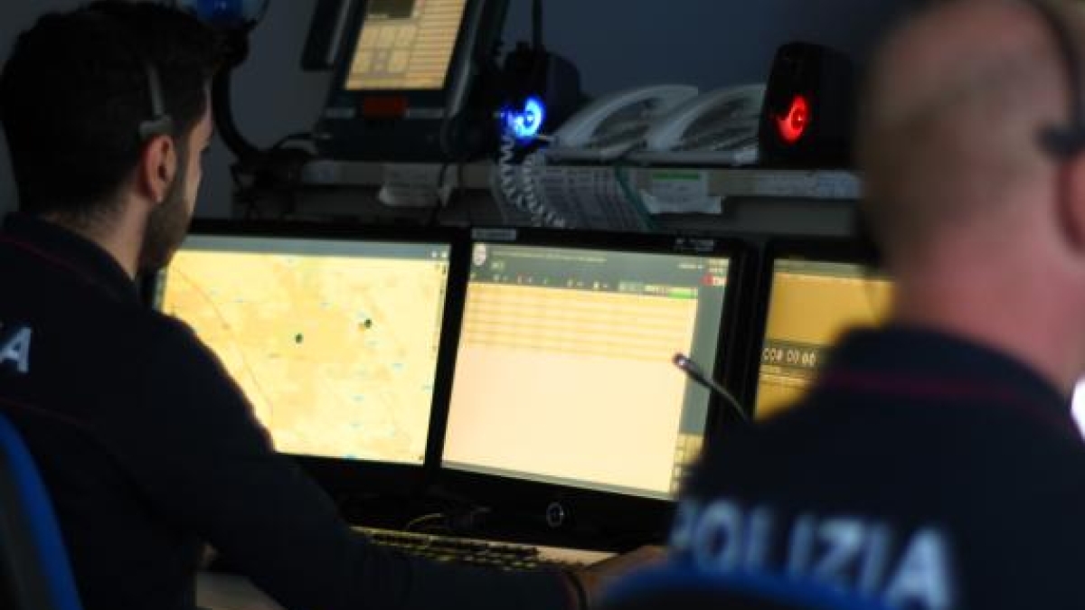 Busto Arsizio, 53enne molesta una minore in stazione: lei lo fa fermare con la app della polizia