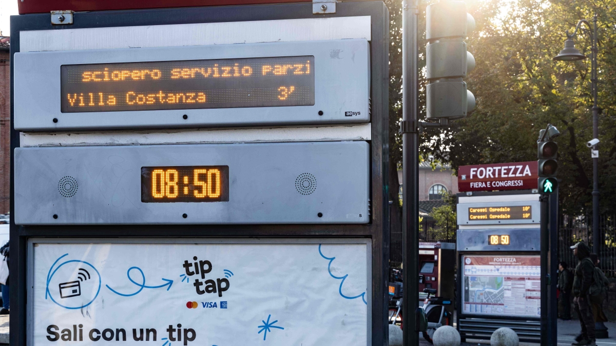 Sciopero 28 novembre: dai treni agli aerei, dalla scuola ai giornalisti, ecco i disagi del venerdì nero