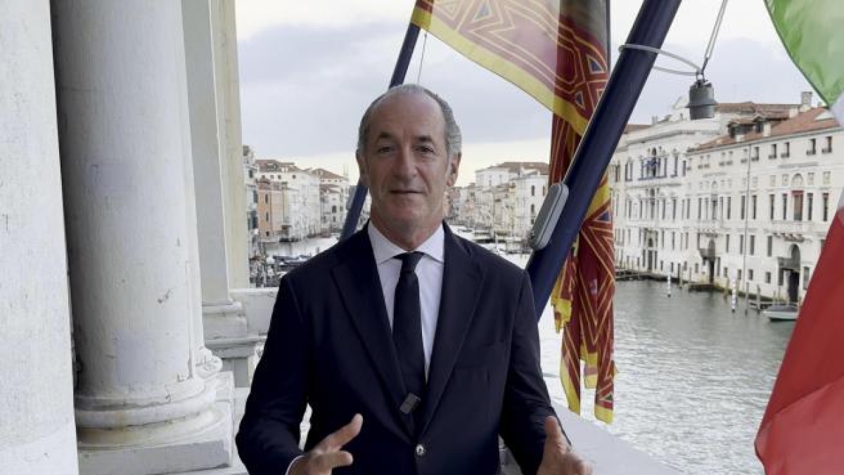Luca Zaia sindaco di Venezia, l'ipotesi si fa strada. Il sondaggio: alla guida della Lega raccoglierebbe più consensi di Salvini e Vannacci