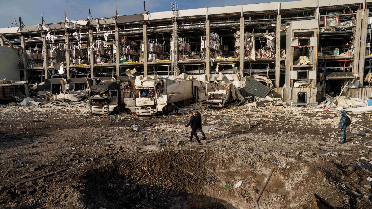 Zelensky in difficoltà: scandalo mazzette, Yermak si dimette, arriva Umerov | Chi è l