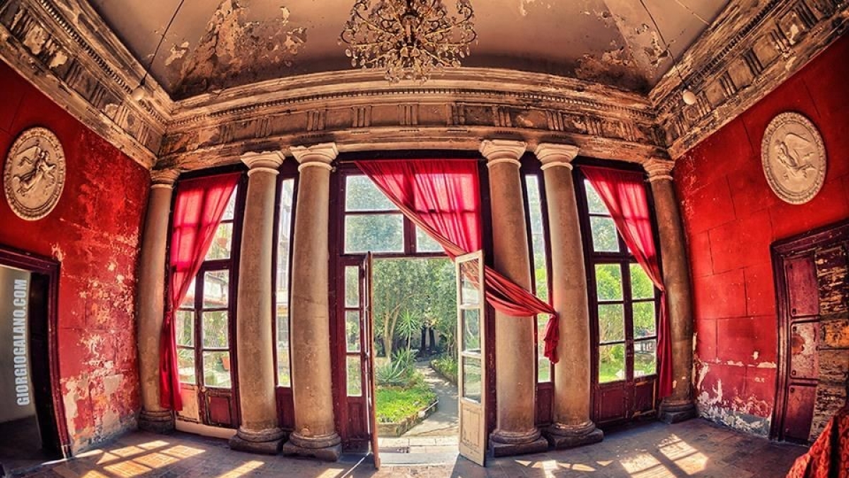 Palazzo Venezia «restituito» alla città: Buccino premiato con l'Oro di Napoli