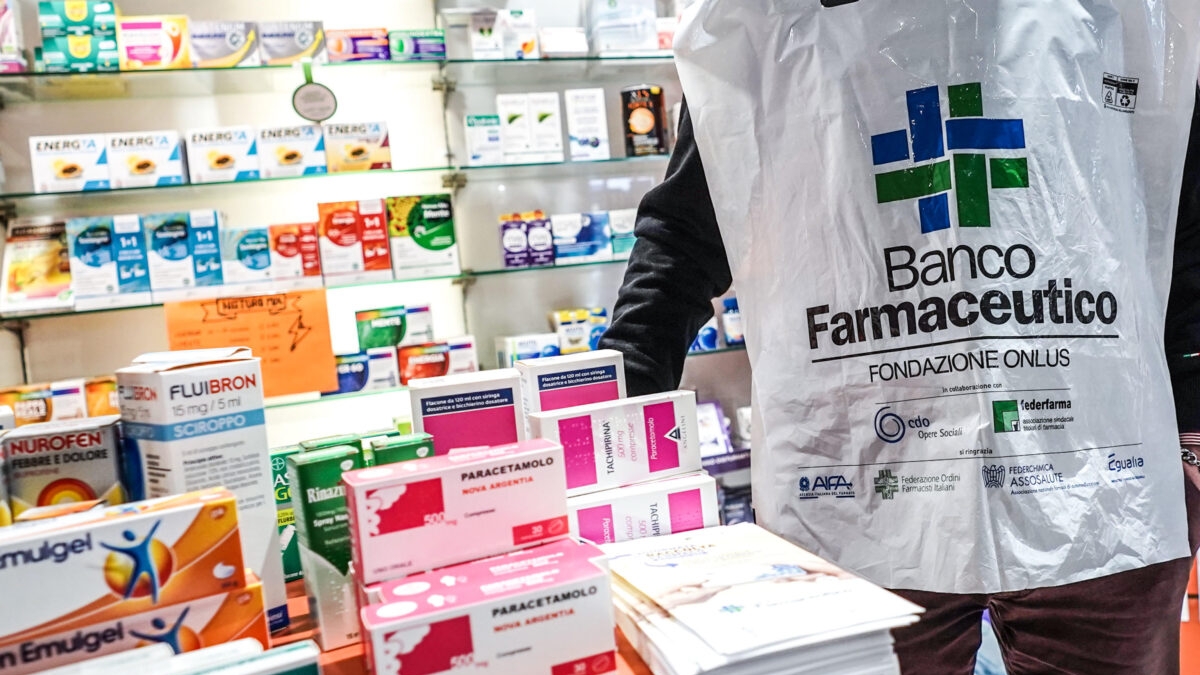 Povertà sanitaria, in Lombardia sempre più persone (e tanti bambini) non hanno i soldi per curarsi: aiuti assistenziali cresciuti del 12,3%