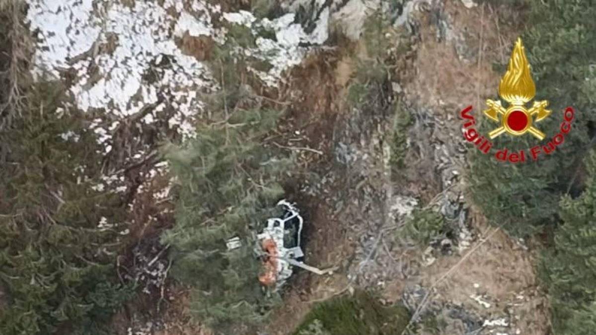 Valtellina, caduto elicottero con tre persone a bordo: si cercano i passeggeri