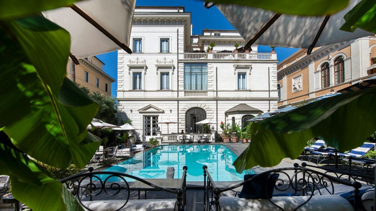 Palazzo Dama: party esclusivo a bordo piscina (riscaldata) e tanti ospiti per i 10 anni dell'hotel