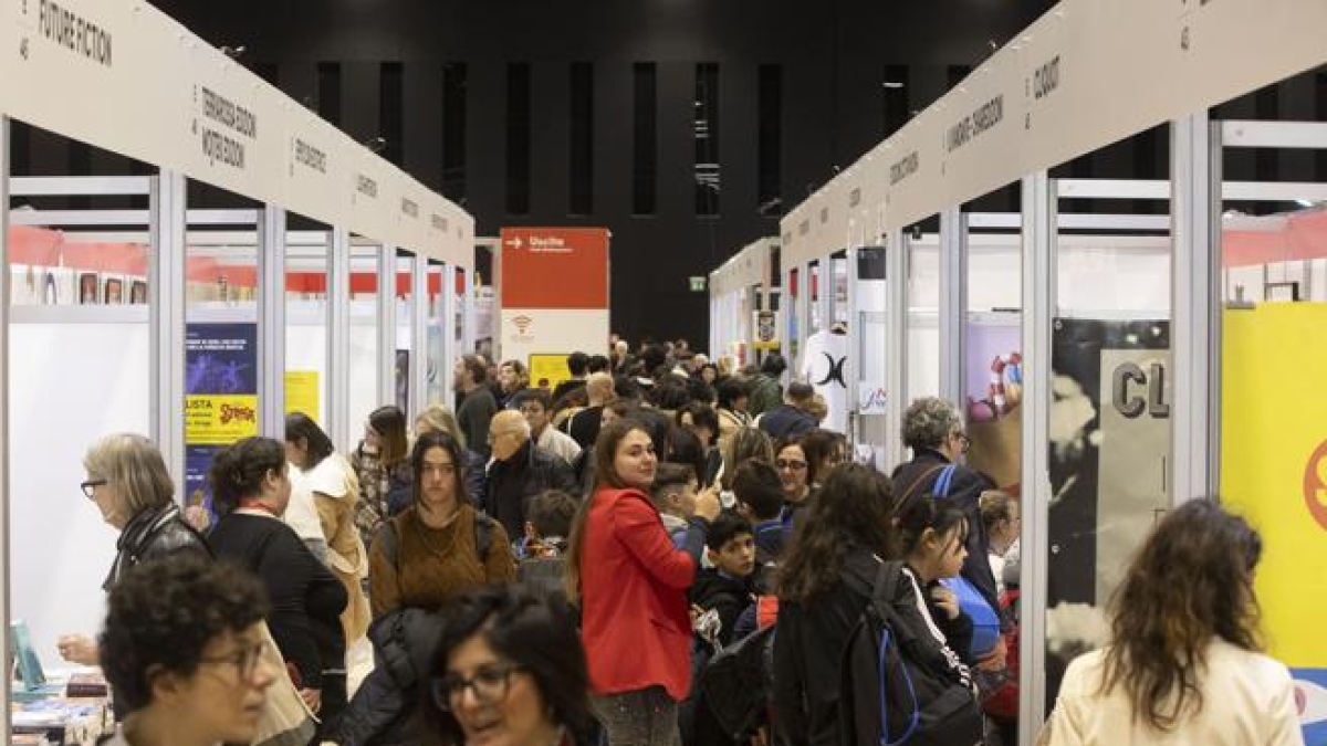 «Più libri, più liberi», polemica sul volume su Meloni «Io non voto Giorgia». La casa editrice: «Una funzionaria di LazioInnova lo ha fatto togliere dallo stand»