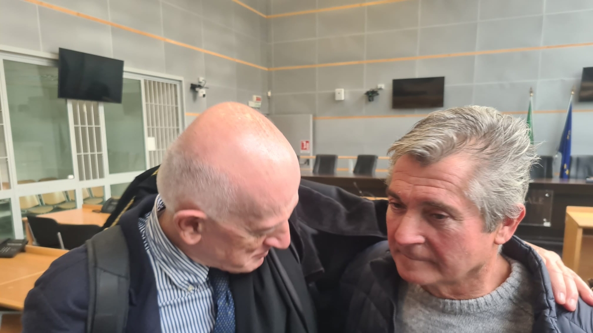 Arezzo, uccise il vicino che gli demoliva la casa con la ruspa: assolto Sandro Mugnai, «fu legittima difesa»