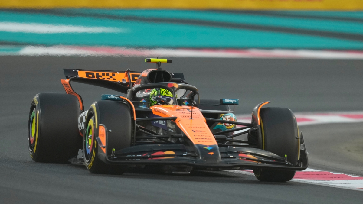 f1 gp di abu dhabi le qualifiche norris verstappen sfida per la pole nelle ultime libere hamilton a muro160160diretta