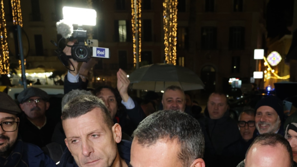 Decaro prepara gli uffici per lo sbarco in Regione. E il cerchio magico è pronto per gli incarichi