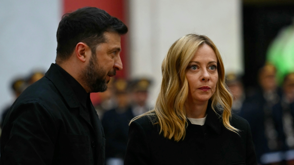 Nuovo schiaffo di Trump ai leader europei: «Deboli e confusi». E attacca Zelensky. Il leader ucraino arrivato da Meloni 