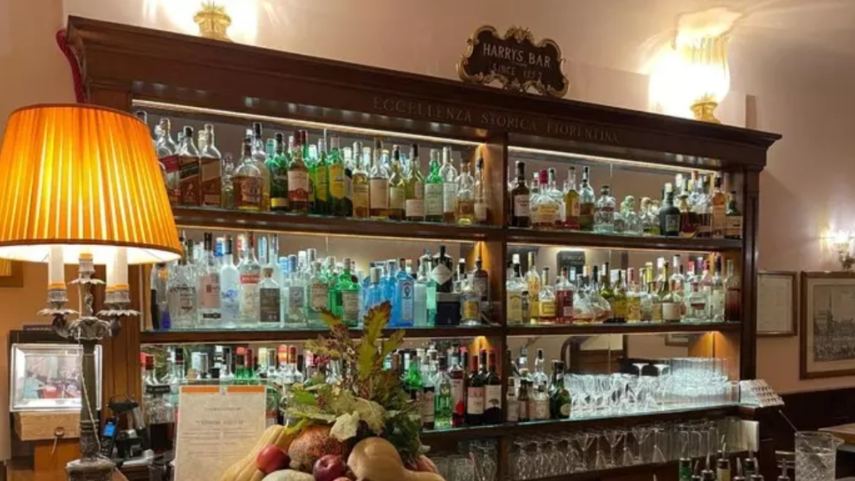 Firenze, riapre l'Harry's Bar: mantenuti gli arredi storici (ma cambia la location)