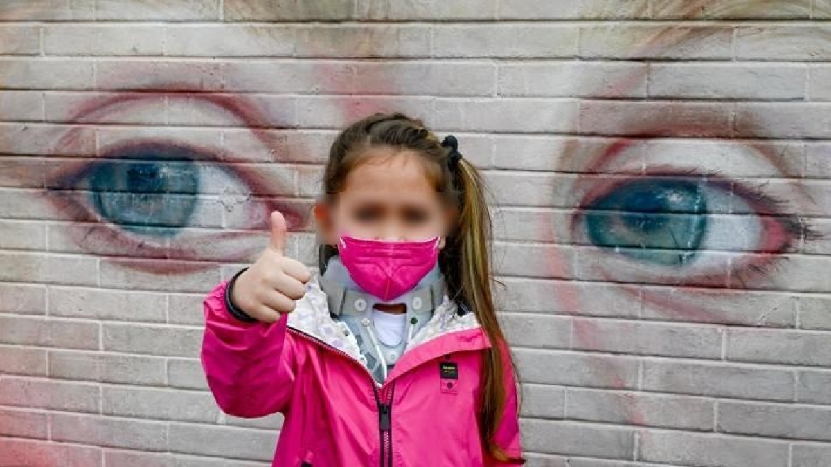 Napoli, scritte oscene sul murale per Noemi: la bimba ferita da un proiettile al centro storico