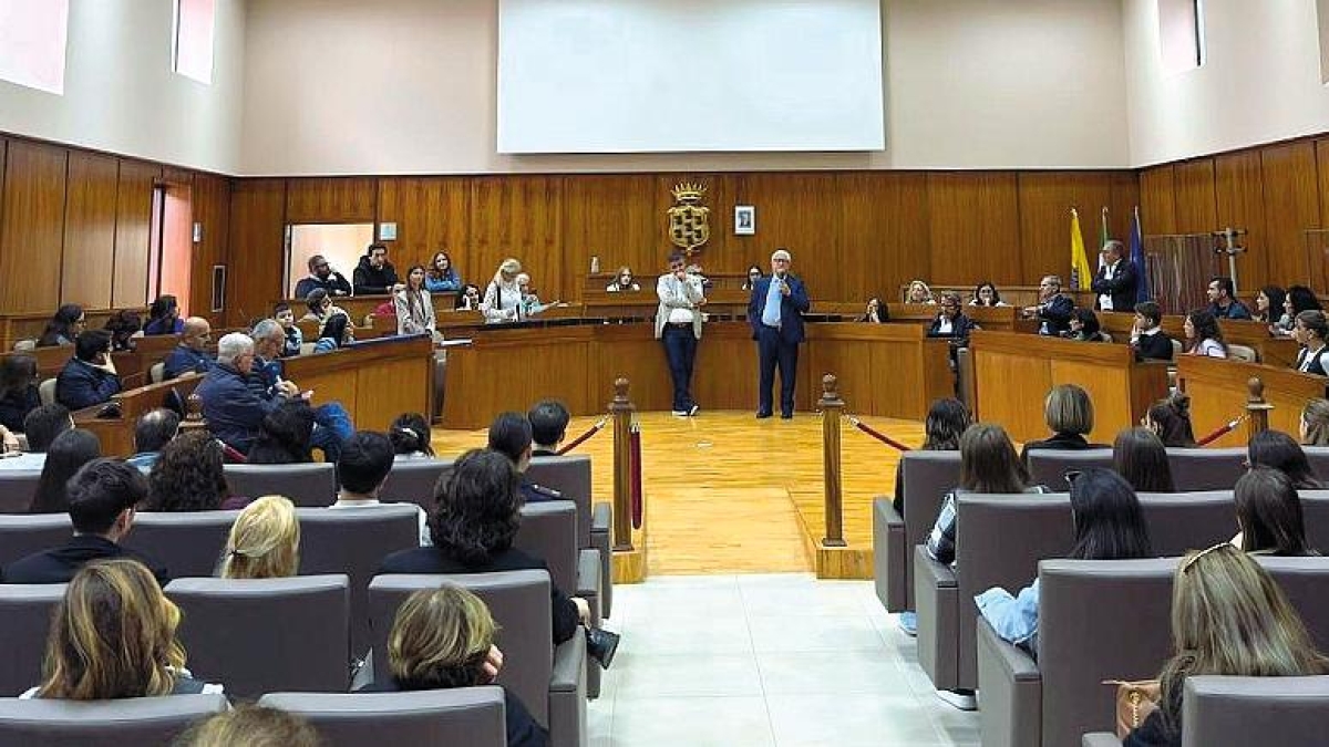 Pozzuoli, terremoto politico: il sindaco ha azzerato la giunta, campo largo «precario»