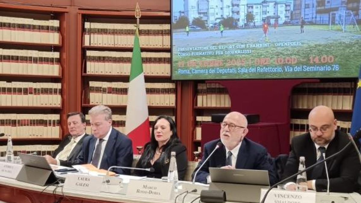 «Giovani e periferie»: va peggio Napoli. Al Pendino il 30% dei ragazzi abbandona la scuola. Solo il 10% degli alunni di Scampia ha il tempo pieno