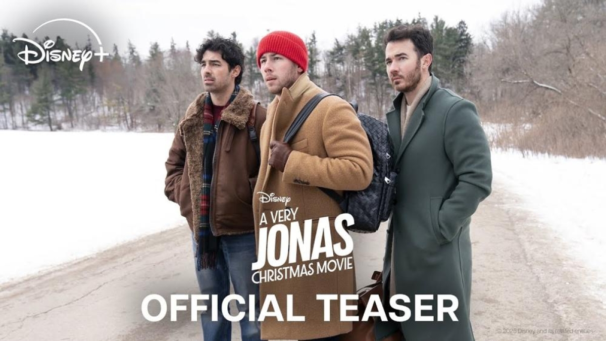 I Jonas Brothers, ritorno al cinema: sono le «vittime» di un complotto di Babbo Natale