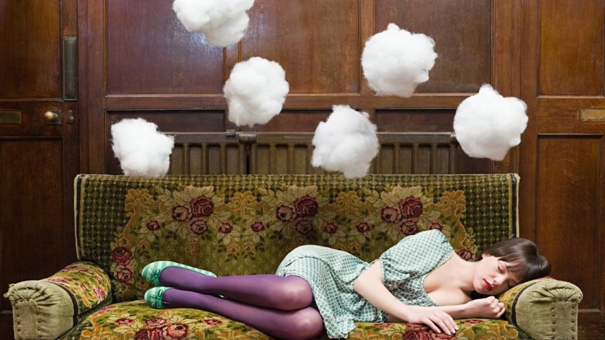 Perché durante le feste dormire bene è più difficile? È vero che perdiamo circa il 30% delle ore di sonno?