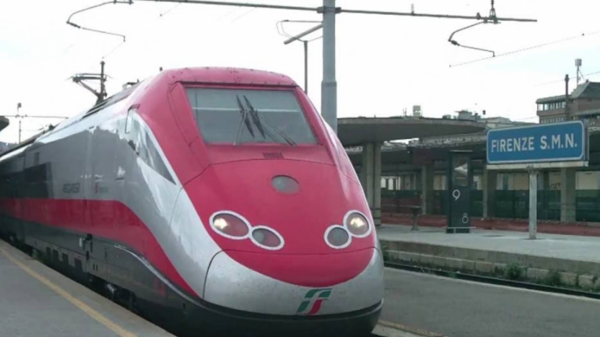 Treni bloccati per un cadavere sui binari a Chiusi: ritardi fino a 120 minuti sull'alta velocità Roma-Firenze
