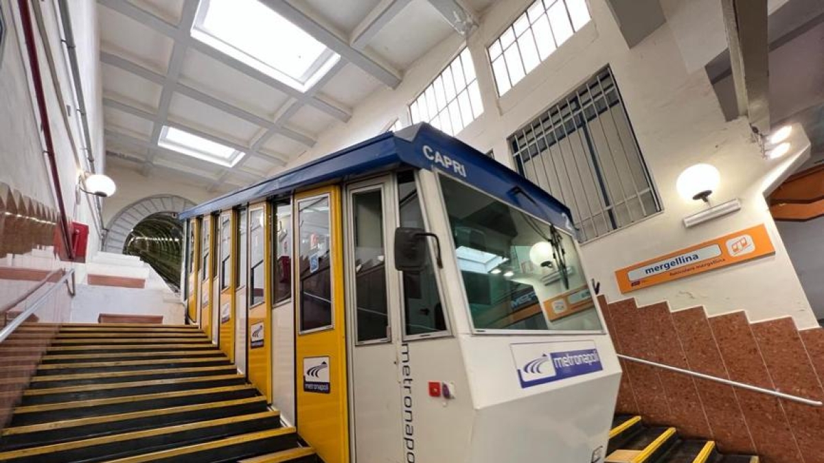 Napoli, assenze improvvise tra il personale e turni non coperti: si fermano due funicolari