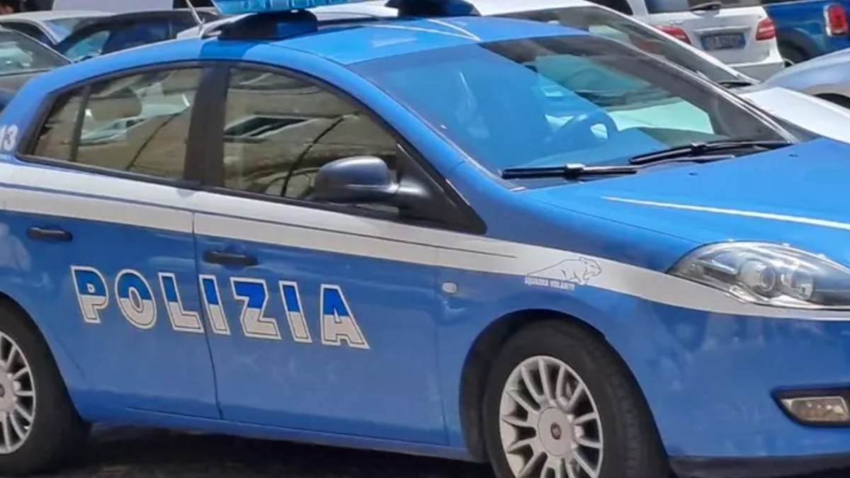 Lucca, accoltella e ferisce gravemente un giovane in centro storico: arrestato