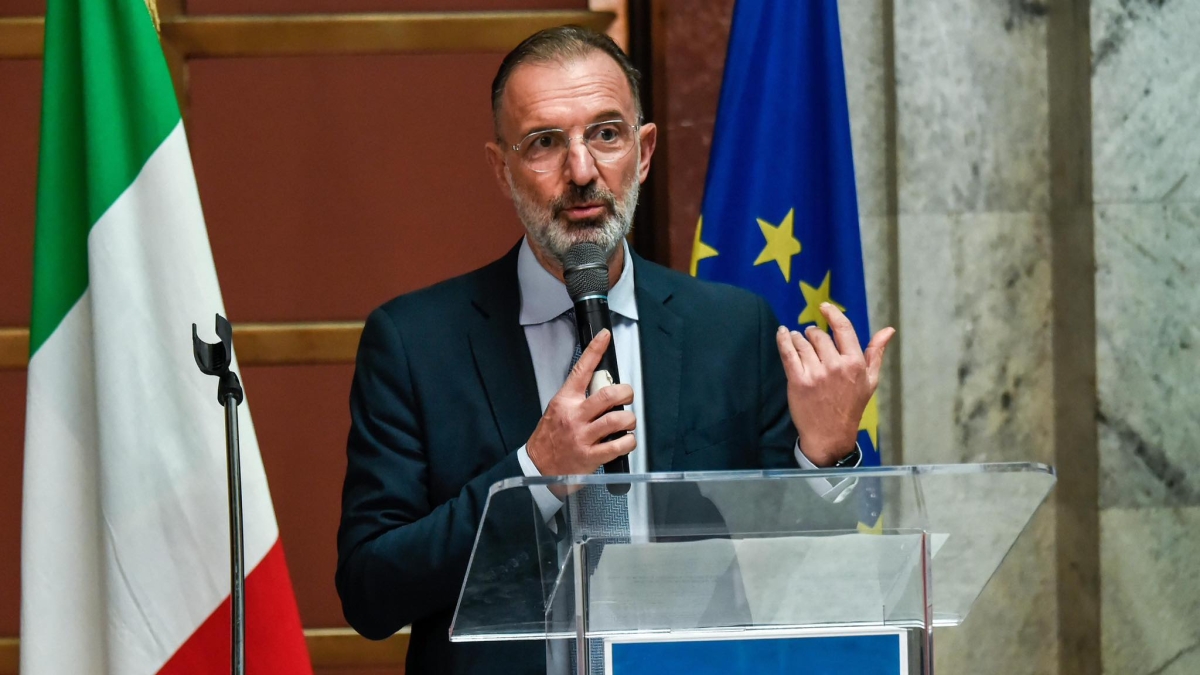 Regione, l'assessore Bitonci: «A gennaio il tavolo anti-burocrazia. Ricerca e manifattura, ci servono competenze»